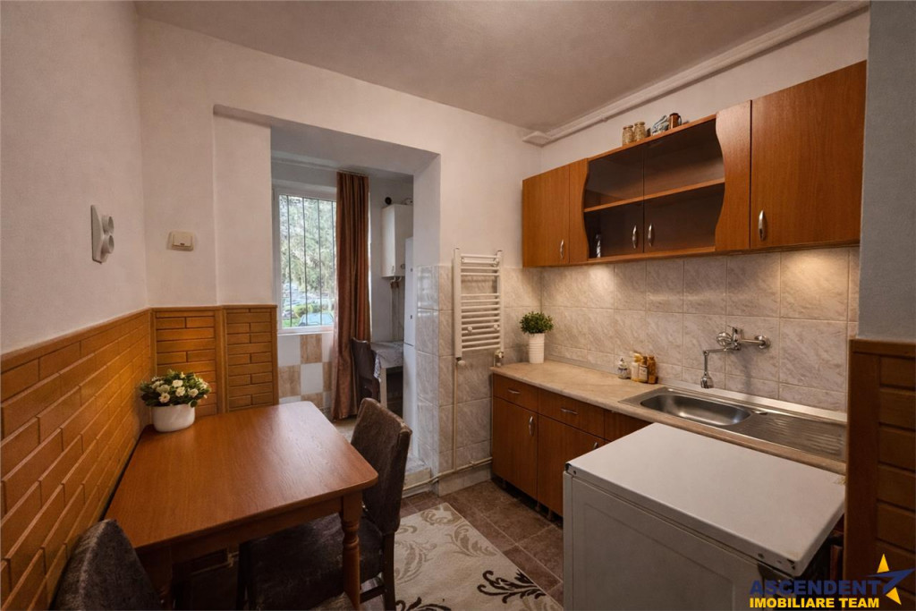 Decomandat, ergonomic, insorit, mobilat, utilat, balcon, Mur