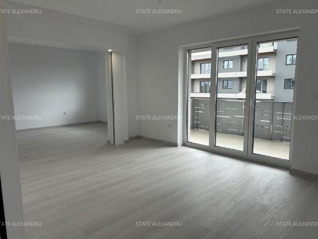 Apartament 2 camere, semidecomandat - zona Garii