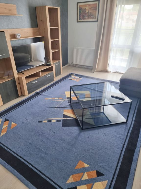 De inchiriat - apartament cu 3 camere în zona Gara - Cen...
