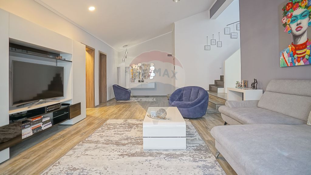 Apartament 3 camere , 60mp, Etj 2/3 - zona Râșnov/ISR