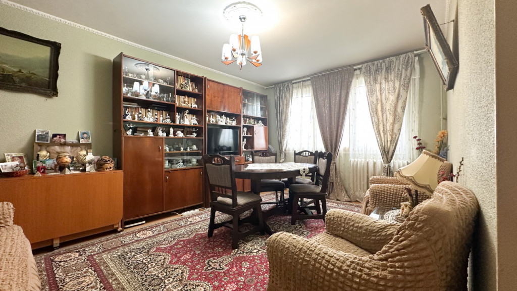 Huedin/Brancoveanu-Apartament 3 Camere-Gata de Mutare