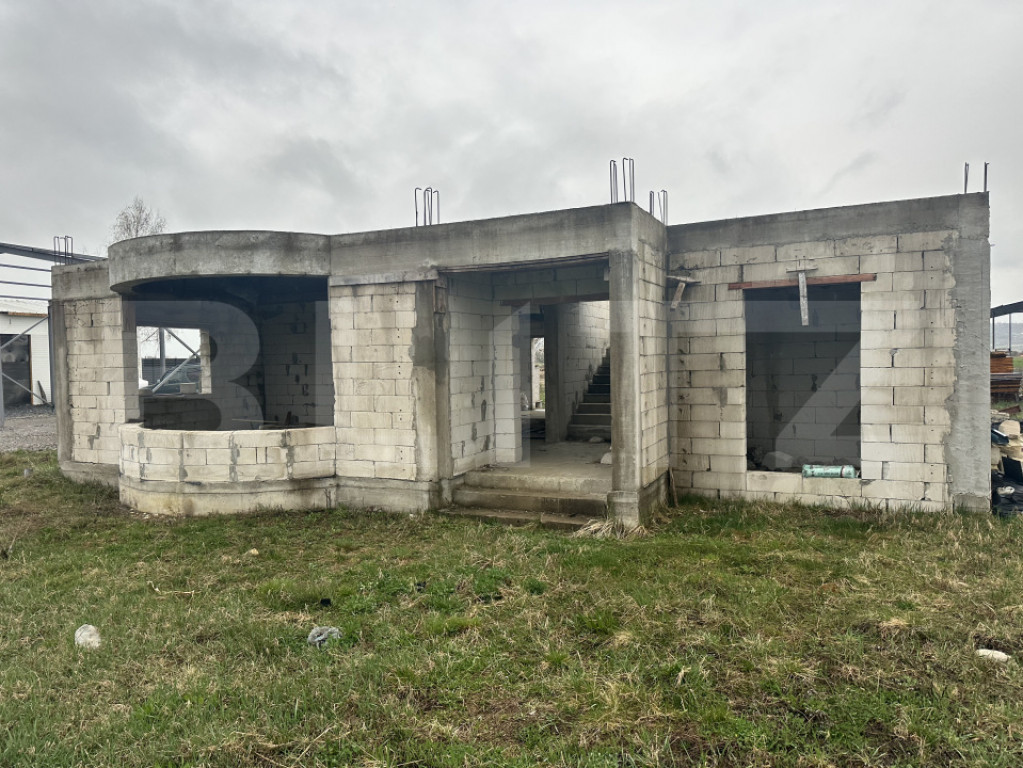 PROIECT CASA si TEREN INTRAVILAN GENEROS