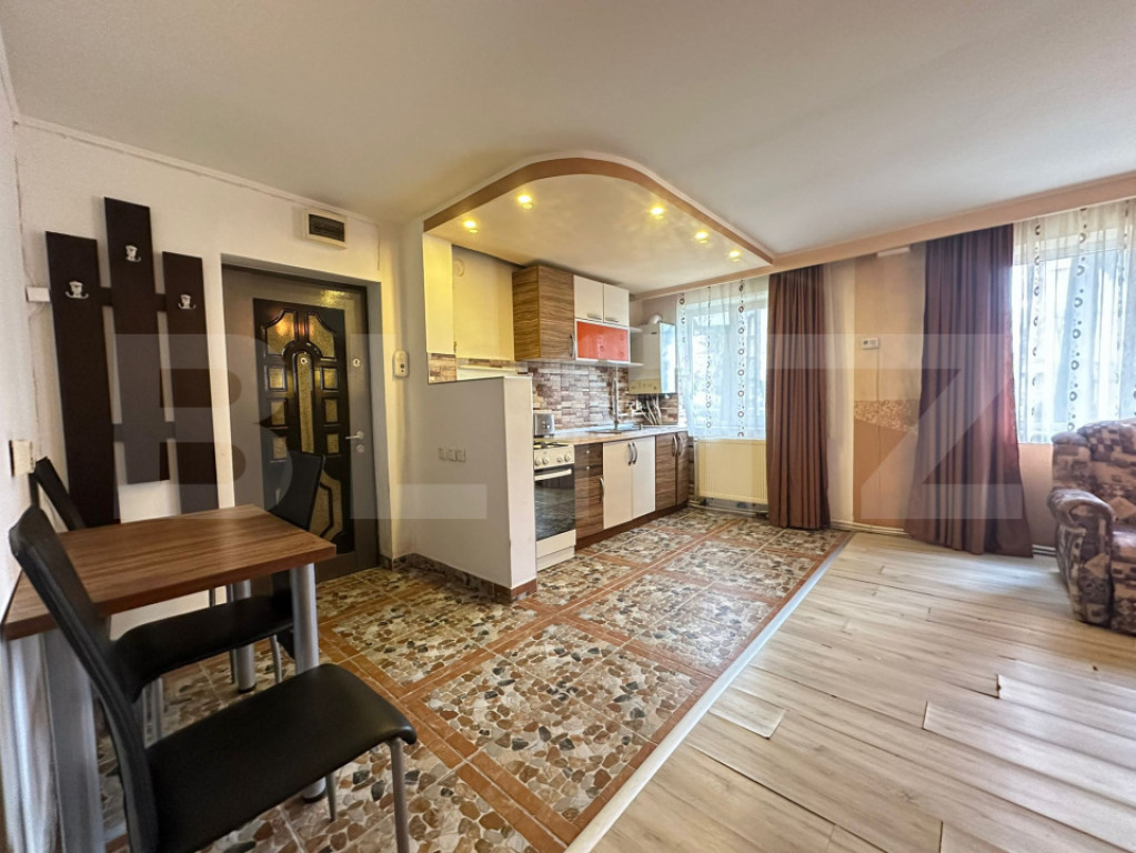 Apartament cu 3 camere, decomandat, parter – Gojdu, spați