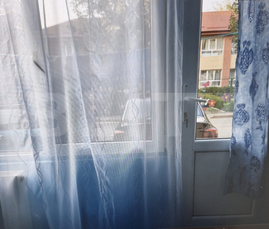 Apartament 3 camere, confort 1 semidecomandat – Titu, zona