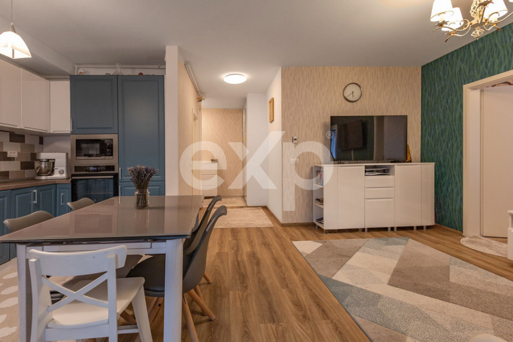 Apartament cu 3 camere si 2 bai - 500 euro - Aradului - Bloc