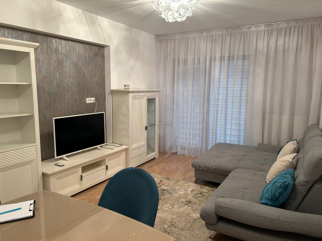 3 CAMERE//MRS SMART//LOC DE PARCARE