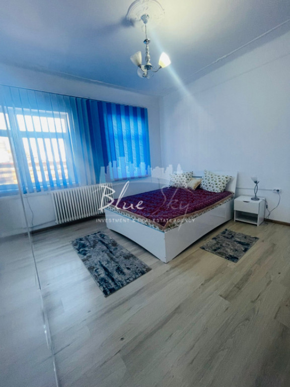 Casă interbelică - 5 camere, central, aproape de Liceul P