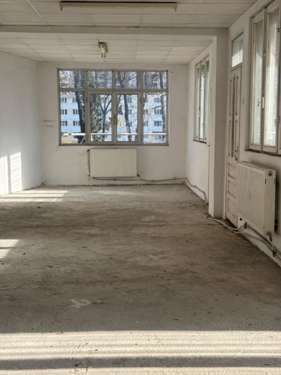 Spațiu comercial 464 mp, P+2+M, zona Fantasy Park