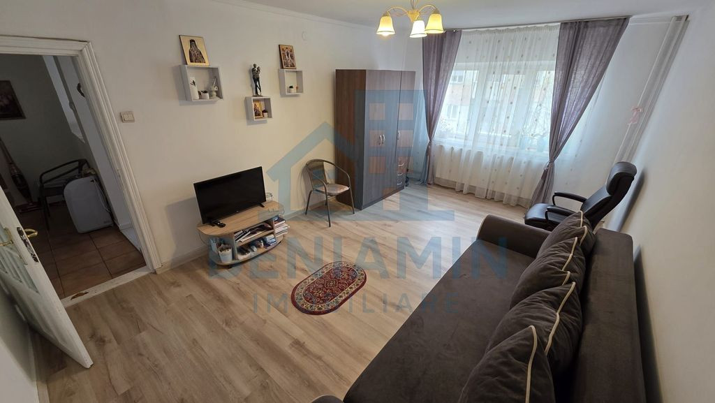 Apartament-Doua-Camere-Decomandat-1Mai-Etaj 2