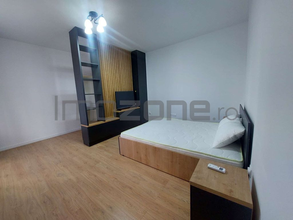 Garsoniera, 42 mp, decomandata, bucatarie 11 mp, mobilata...