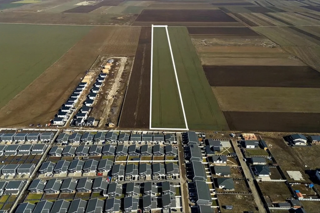 Teren 4ha zona Tarlungeni