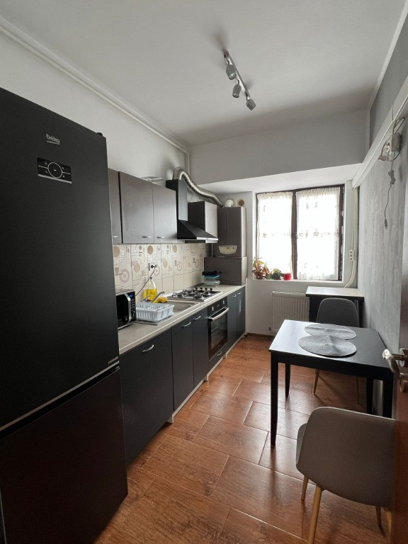 Inchiriez apartament cu 2 camere, Lujerului, 5 minute de metrou