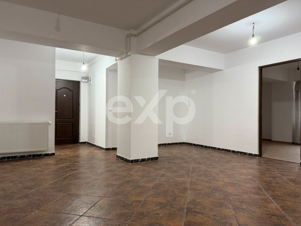 Apartament cu 3 camere de vânzare cu loc de parcare, Calea