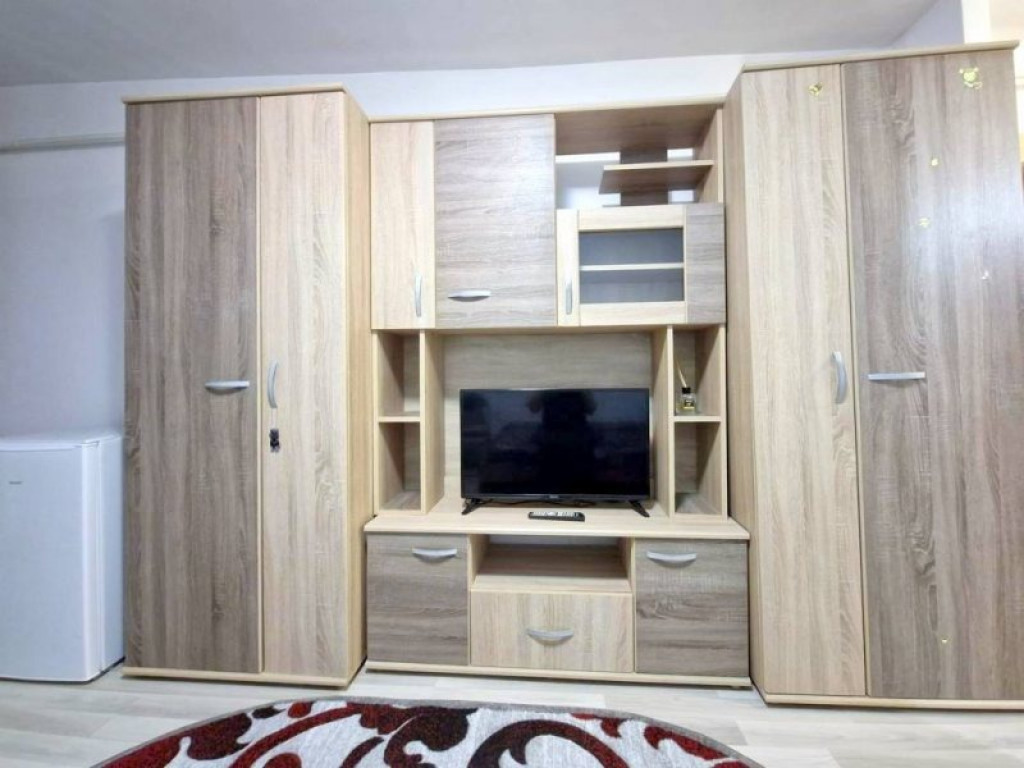 Inchiriere garsoniera, in Nicolina,