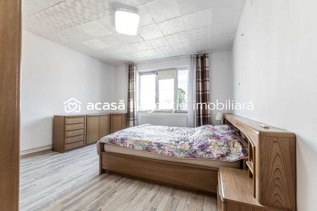 Apartament spatios cu potential enorm in Gradiste Comisio...
