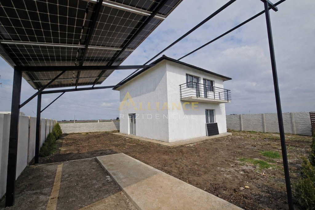 Vila individuala- 4 camere- panouri solare- 800m de STV