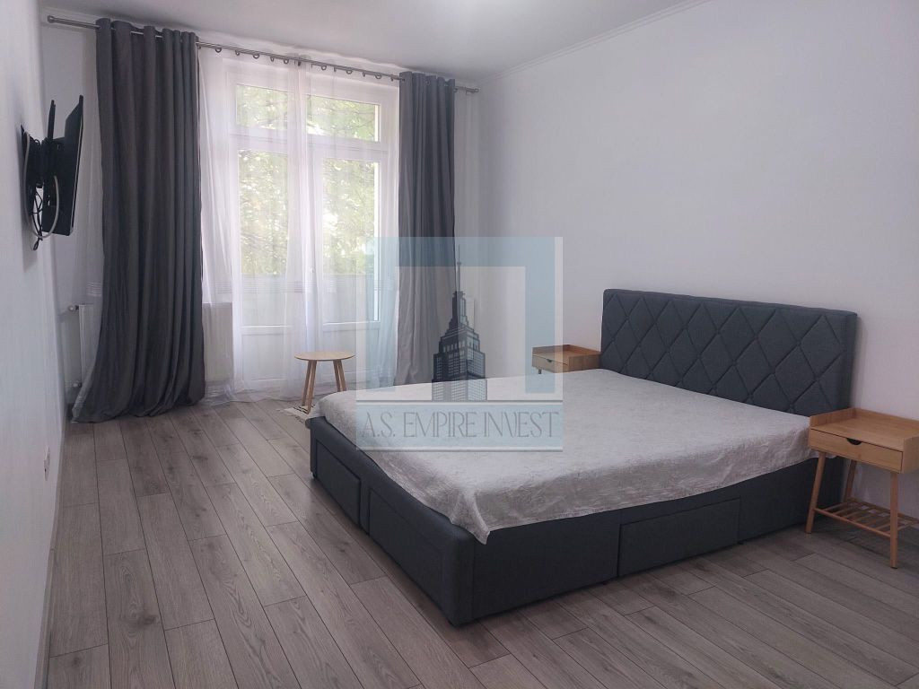 Garsonieră decomandată -zona Spital Județean