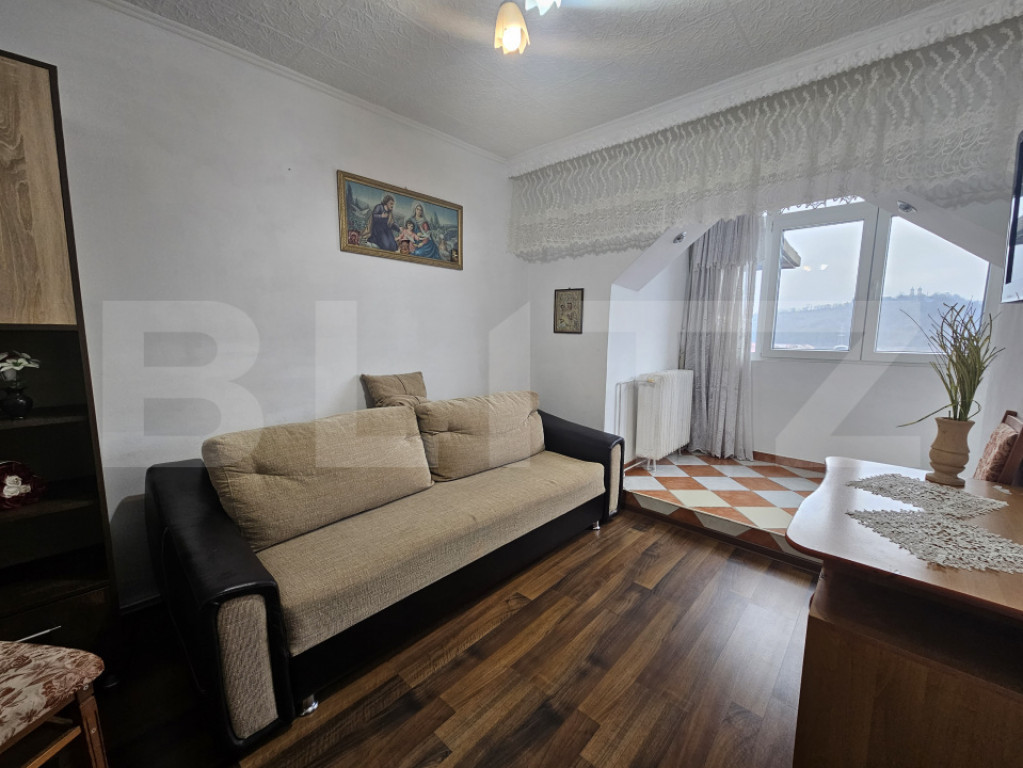 Apartament 3 camere, 70 mp, zona Nicolina - Prima Statie
