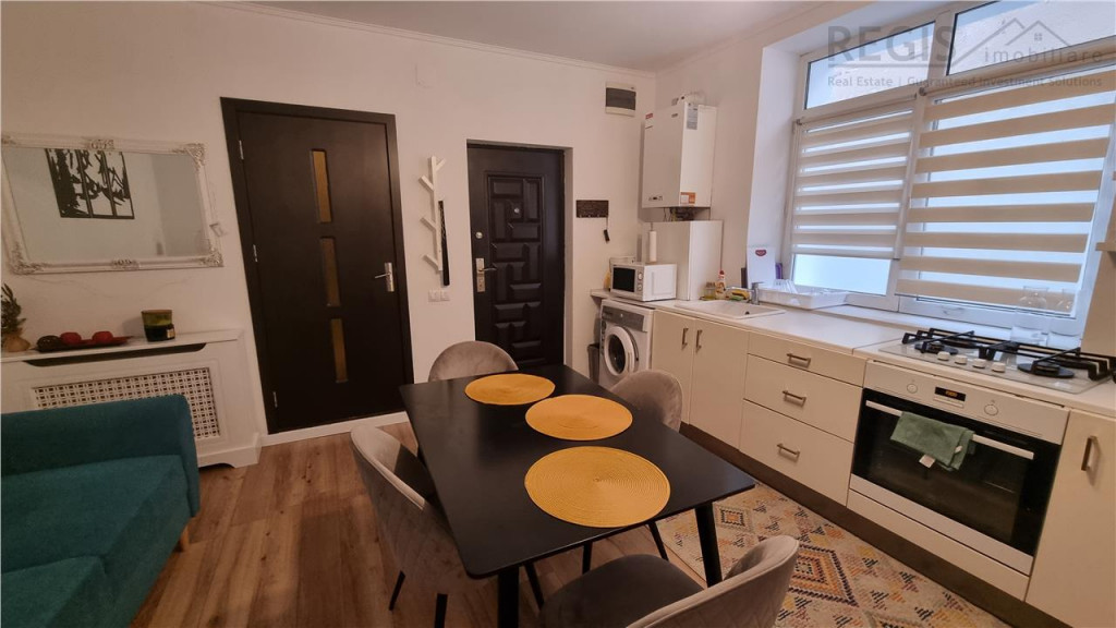 Studio modern la casa , zona strazii Lunga