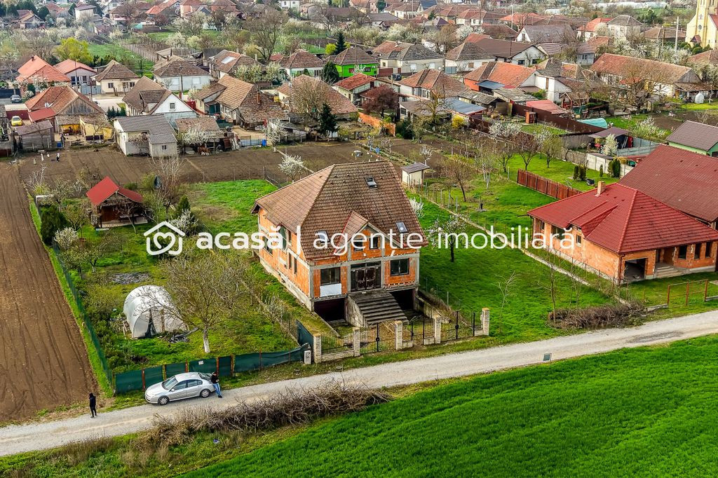 Casă 6 camere - la roșu - Zimandcuz, Arad – COMISION 0