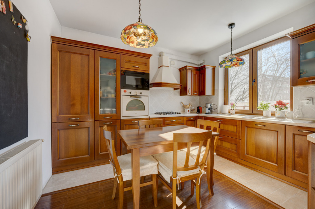 VILA DE INCHIRIAT, Prelungirea Ghencea, Str. Funigeilor, COM