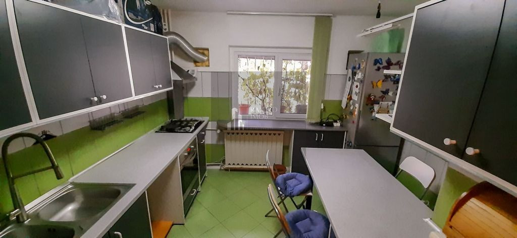 Apartament 3 camere, decomandat, 13 Septembrie