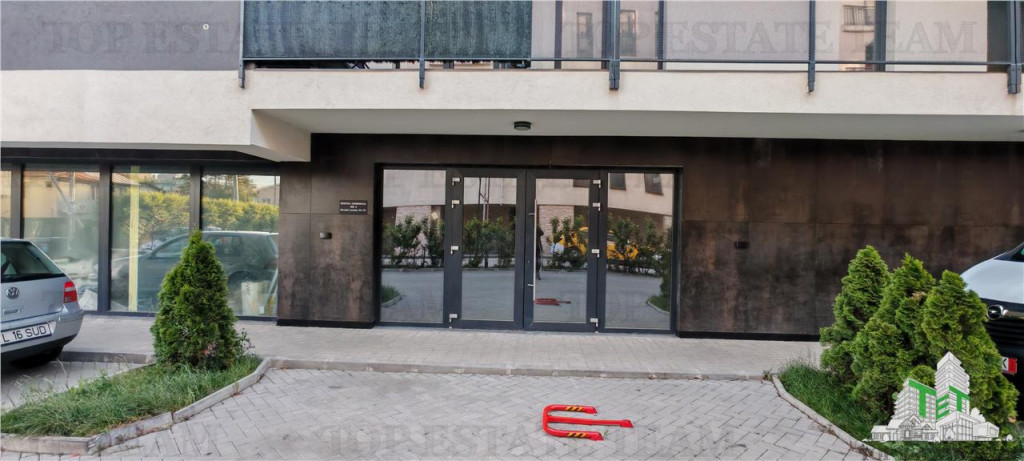 Spatiu comercial parter bloc, 111mp, stradal, pretabil magaz