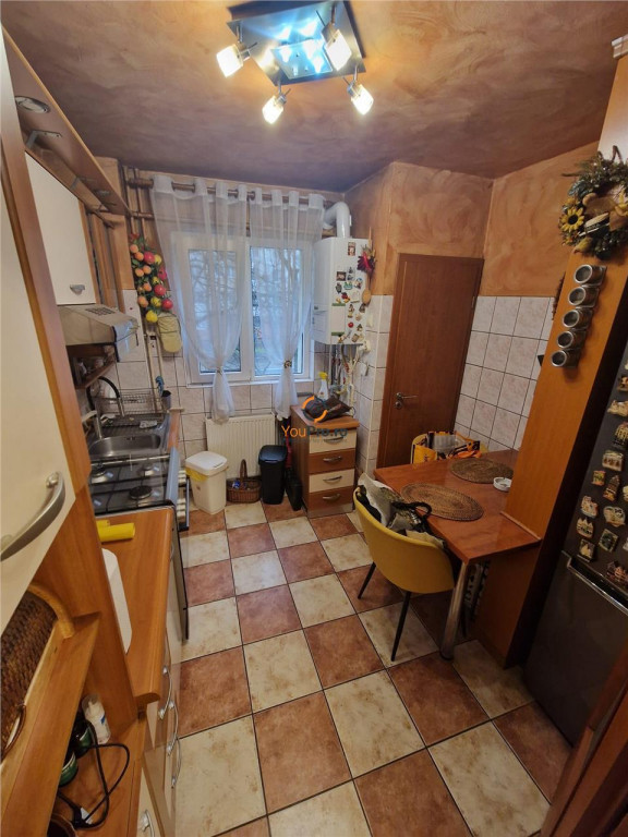 Decomandat 4 camere etaj 1 Circumvalatiunii/Iulius Town