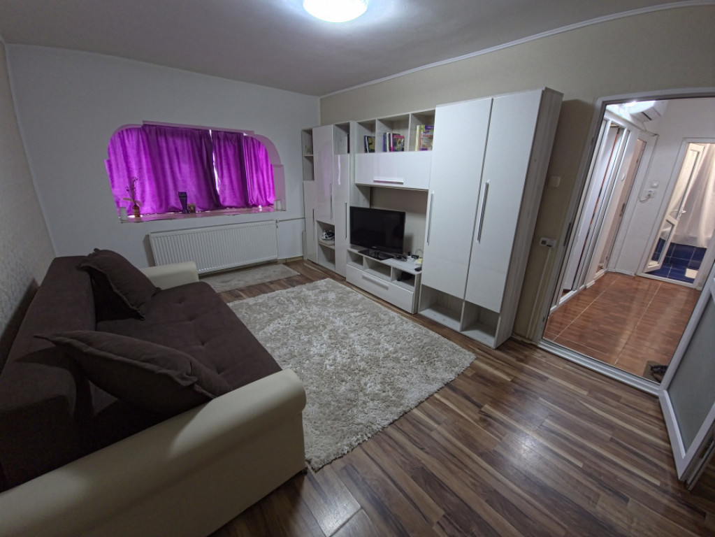 Dacia Biserica Albă 2 camere decomandat termen lung