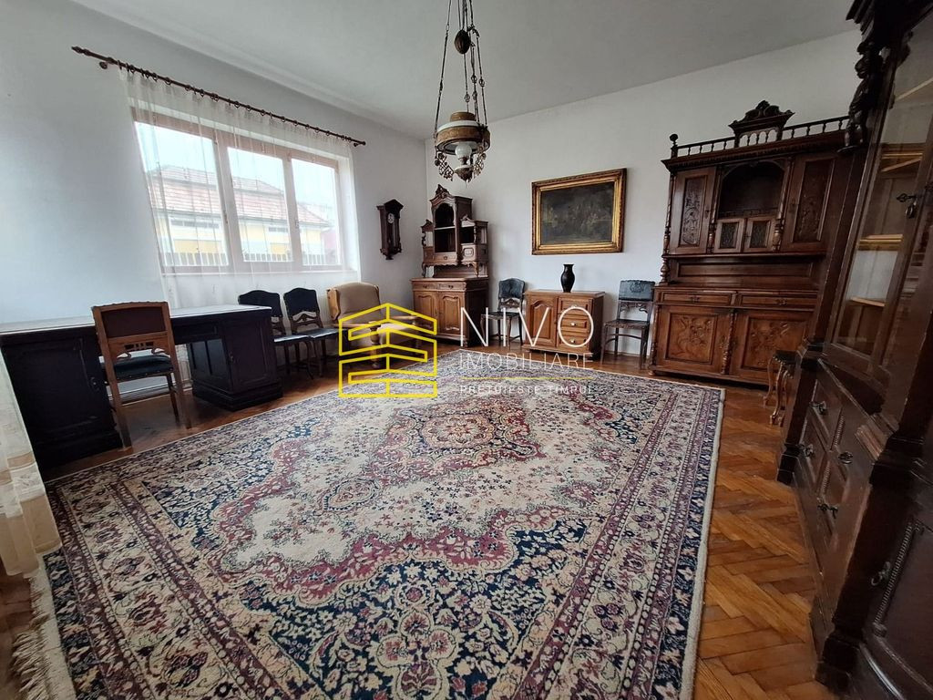 Casă singur în curte – Ungheni – Zona Gării