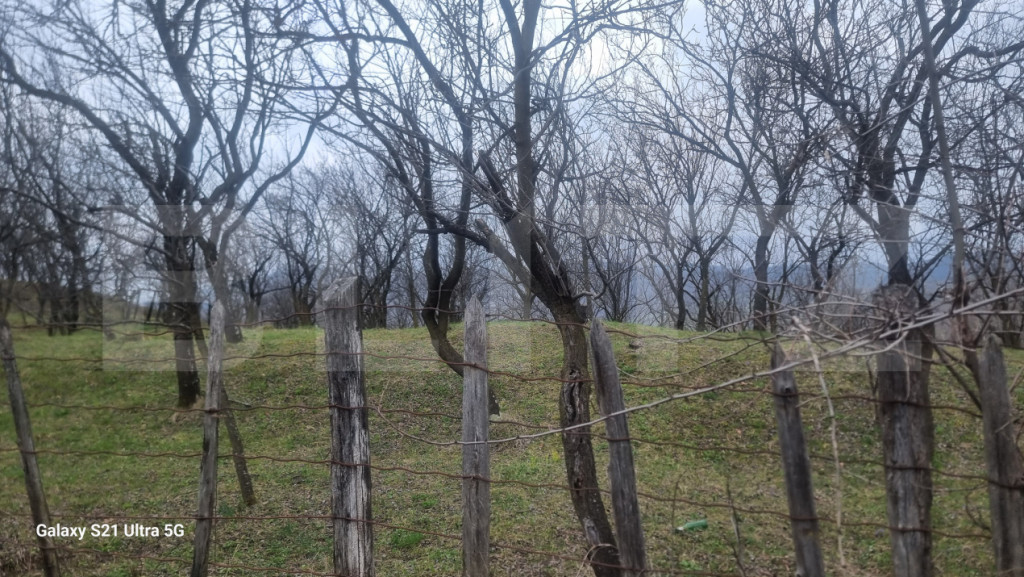TEREN INTRAVILAN VEDERE PANORAMICA La 2 km de Manastirea CRA