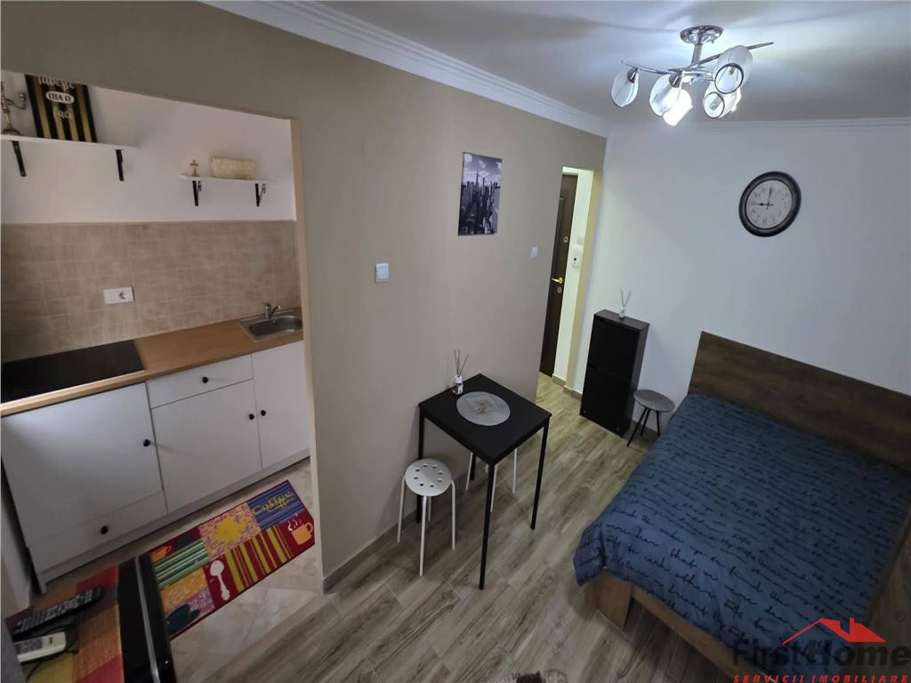 Garsoniera de zona piata sud, etaj 3/4 mobilata si utilata