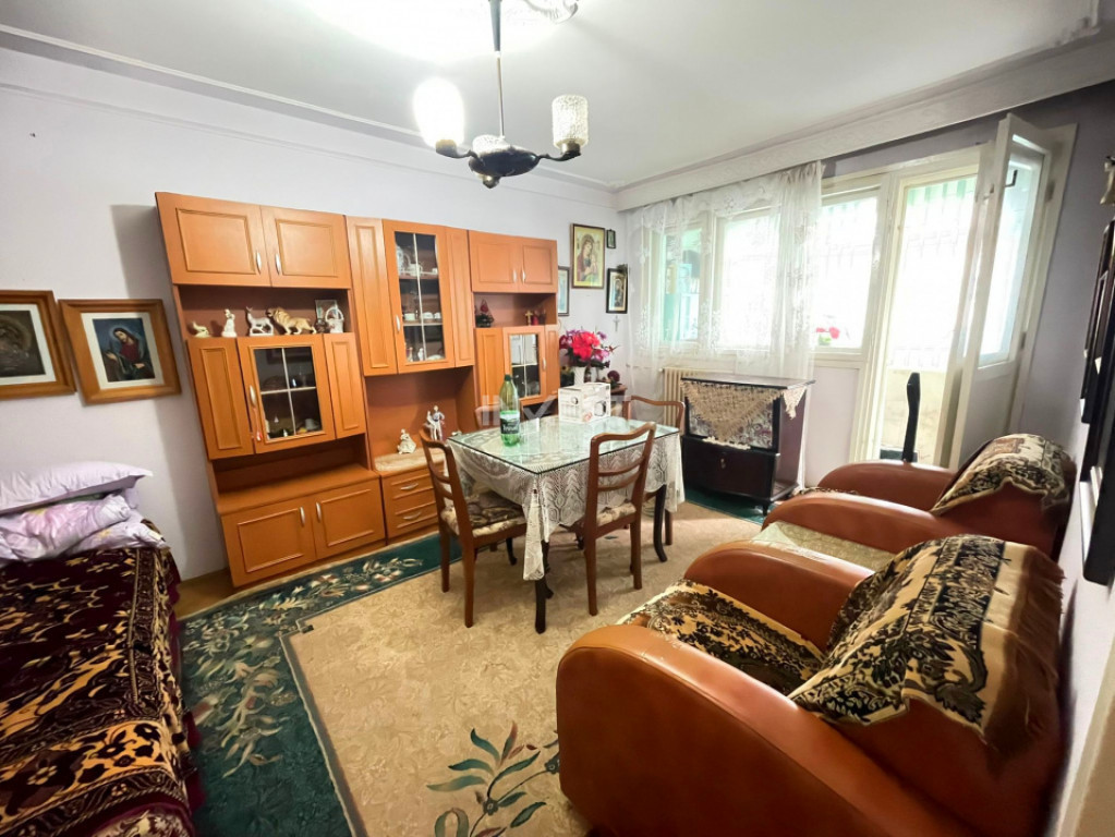 Ap 2 camere decomandat-54 mp-etaj 1-Podu Ros-Palas Mall