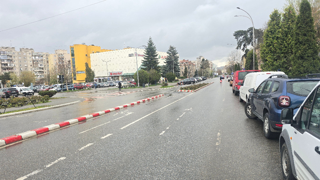 Nou pe piata! Spatiu comercial/Show Room in Deva pe DN7