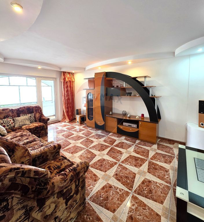 Apartament 3 camere, în zona Pod, Ramnicu Sarat et.4/4