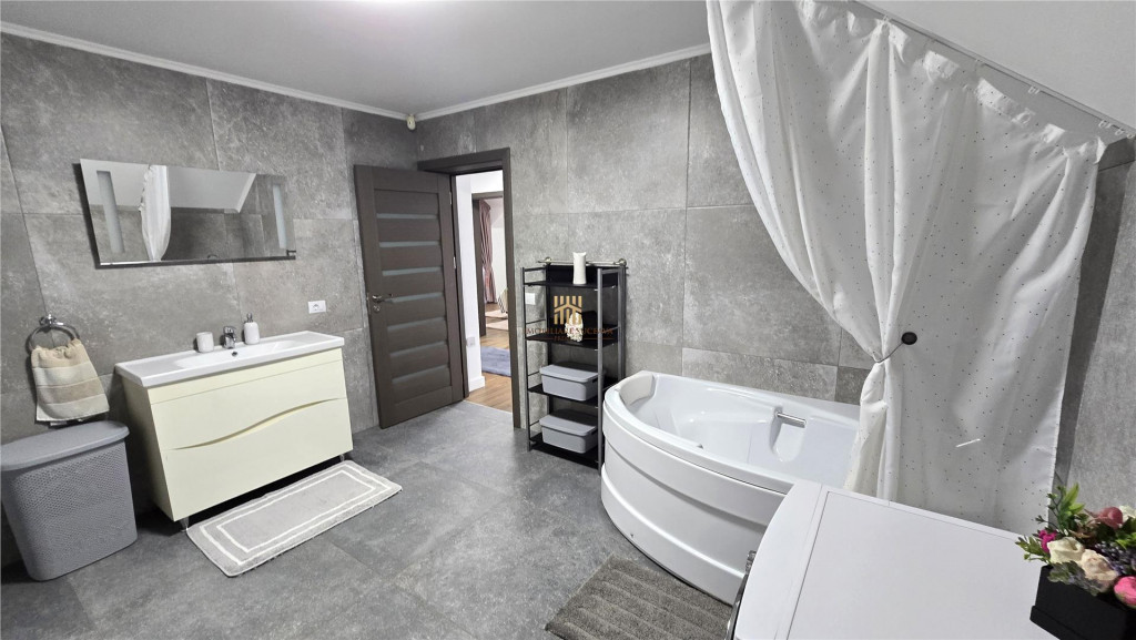 Apartament 3 camere Suceava Parter De 0727817187