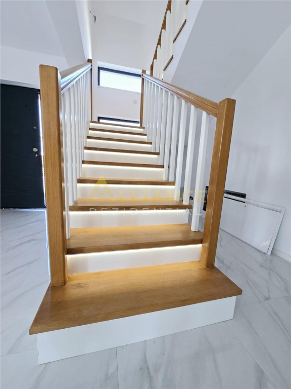 Vila individuala- 5 camere- 3 bai- incalzire pardoseala-