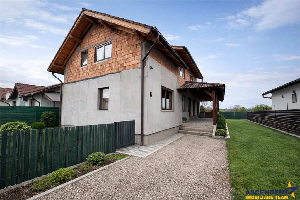 Vila individuala,5 camere,5 bai,170mp utili,areal A,teren 6