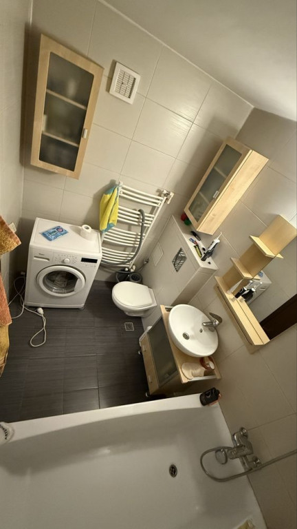 Brancoveanu stradal etaj 4 cu parcare
