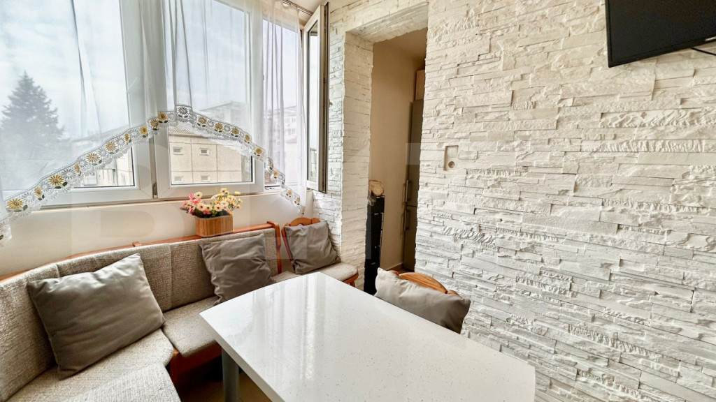 Garsonieră tip D, zona Rogerius