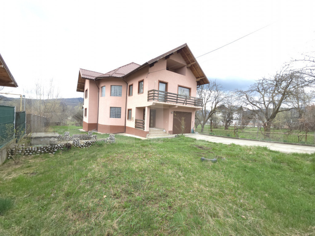 Vilă Premium P+1 în Buciumen – Spațiu, Eleganță și N