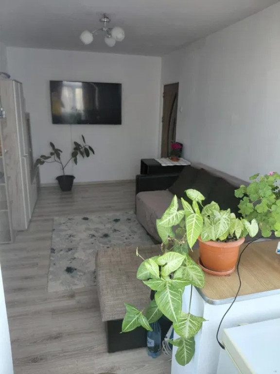 Apartament semidecomandat, 39 mp, zona Craiovita Noua