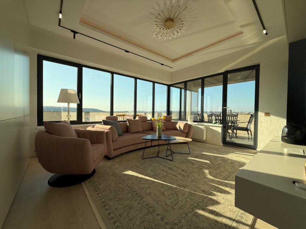 Apartament 3 camere, 107.37 mp, zona Nicolina