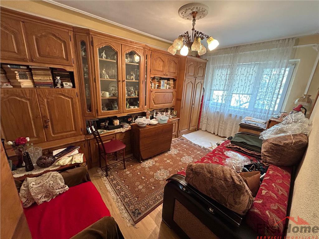 Apartament 2 camere de , etaj 1, zona centrala Jandarmerie