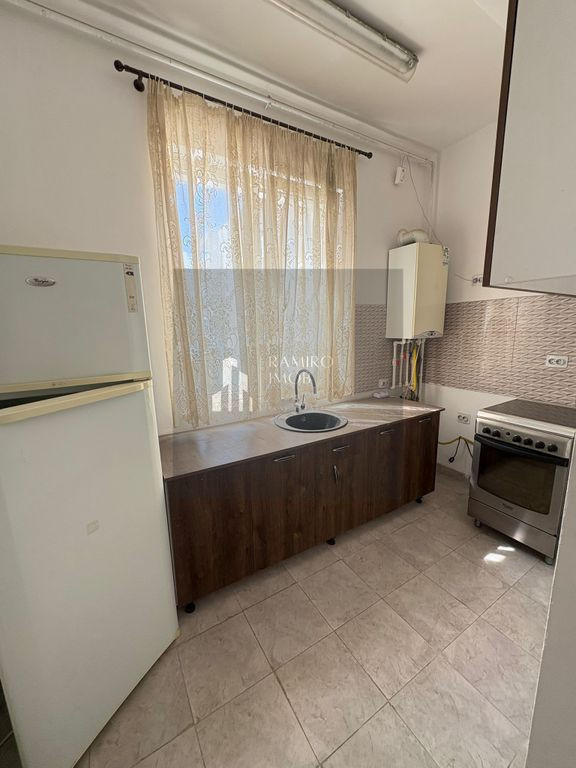 Garsoniera confort 1 etaj 1 centrala proprie Metalurgiei