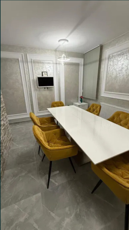 Apartament 2 camere, decomandat - zona Tractorul