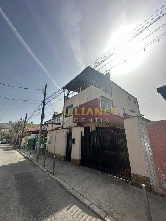 Piata Sudului Casa 4 camere | 3 bai Teren 160 mp