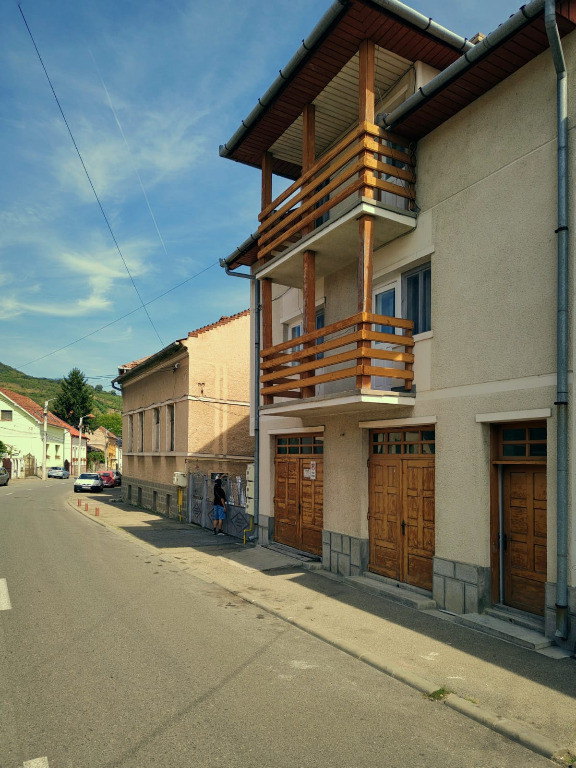 ???? Blitz oferă spre închiriere – Casă cu 3 camere + H