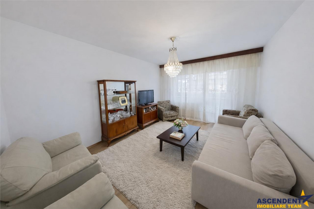 Panorama superba, 4 camere, 2 bai, 2 balcoane, Racadau, Bras