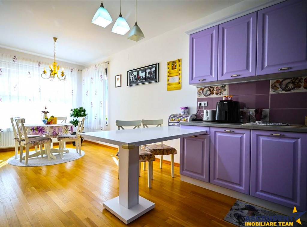 Pe 1.000 mp teren, vila eleganta, caracteristici notabile, S